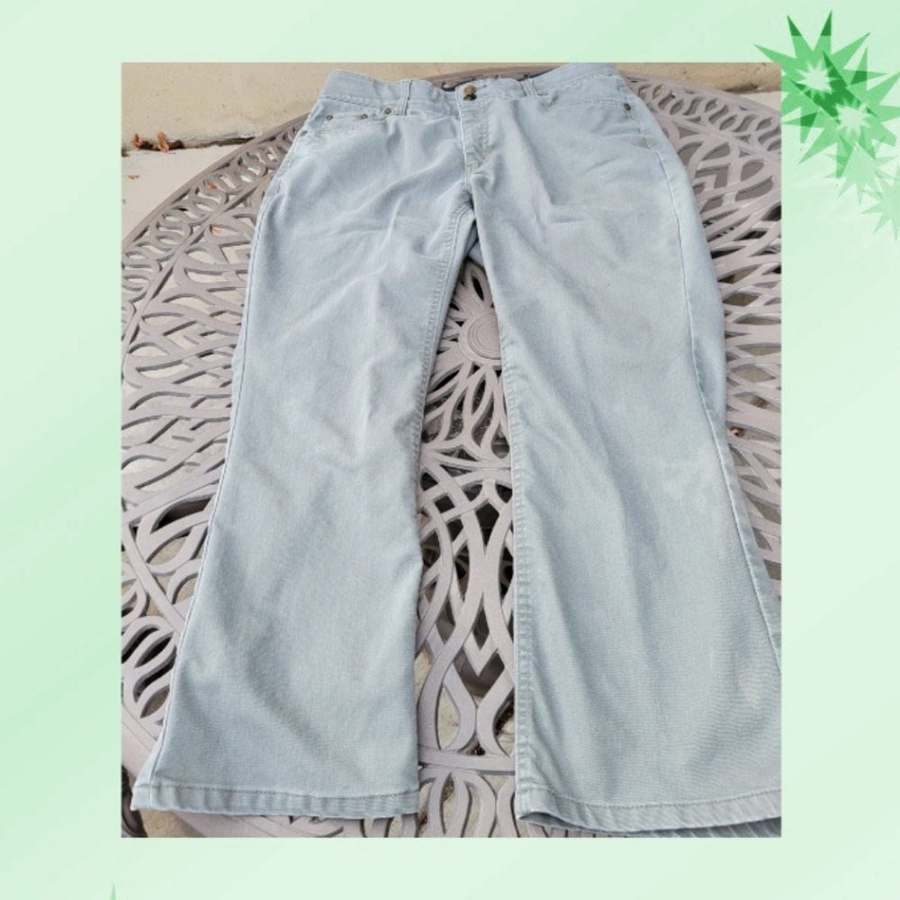Super Slimming Woman Within Pants
